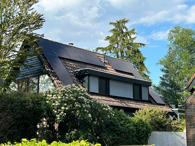 vrijstaande woning met zonne-energie systeem met subsidie